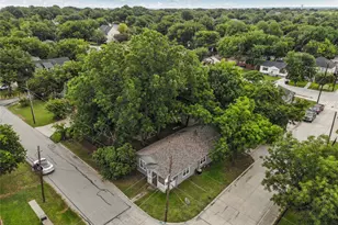 1107 Hall St, McKinney, TX 75069 - Photo 2