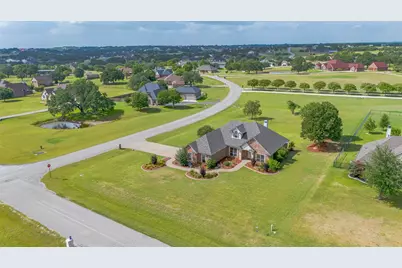 2300 E Emerald Bend Court, Granbury, TX 76049 - Photo 34