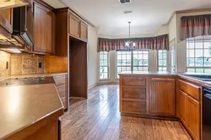 2300 E Emerald Bend Ct, Granbury, TX 76049 - Photo 10