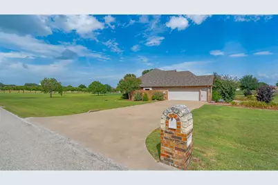 2300 E Emerald Bend Court, Granbury, TX 76049 - Photo 32