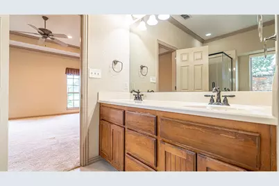2300 E Emerald Bend Court, Granbury, TX 76049 - Photo 16