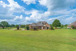 2300 E Emerald Bend Ct, Granbury, TX 76049 - Photo 38