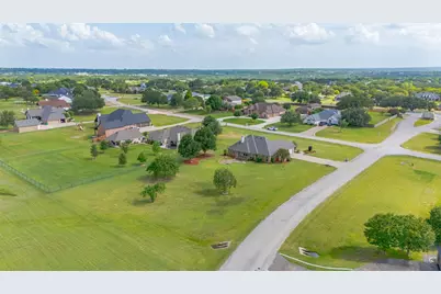 2300 E Emerald Bend Court, Granbury, TX 76049 - Photo 34