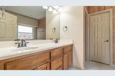 2300 E Emerald Bend Court, Granbury, TX 76049 - Photo 16