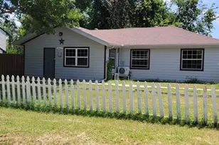 204 Alice Dr, Little Elm, TX 75068 - Photo 1