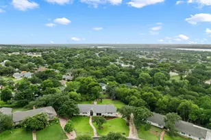 1124 Sierra Dr, Woodway, TX 76712 - Photo 32