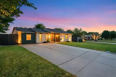 2326 Idlewood Drive, Arlington, TX 76014 - Photo 2