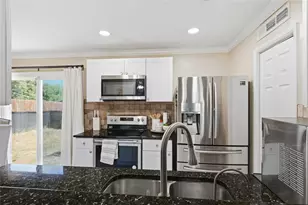 2326 Idlewood Dr, Arlington, TX 76014 - Photo 10