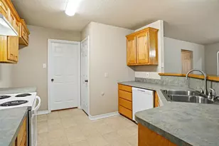 612 N Ave C, Springtown, TX 76082 - Photo 4