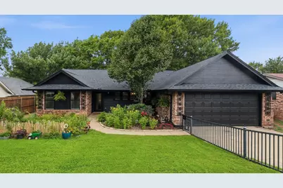 304 Cherry Street, Weatherford, TX 76086 - Photo 1