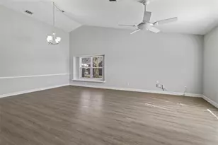 3013 Majestic Ct, Garland, TX 75040 - Photo 4