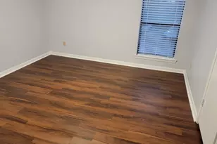 2103 Friendly Dr, Arlington, TX 76011 - Photo 4