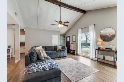 716 Thousand Oaks Drive, Hurst, TX 76054 - Photo 4