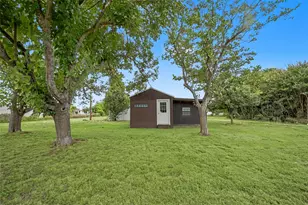 1304 Terry Dr, Willow Park, TX 76008 - Photo 2