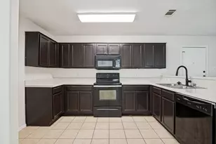 614 Hearthstone Dr, Lancaster, TX 75146 - Photo 8
