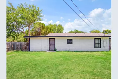 3700 Griggs Avenue, Fort Worth, TX 76119 - Photo 4