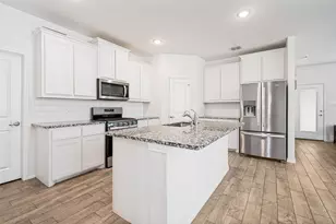 8153 Trudy Ln, Fort Worth, TX 76120 - Photo 6