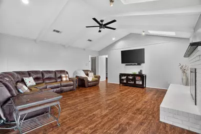 5016 Saint Lawrence Road, Fort Worth, TX 76103 - Photo 6