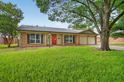 5016 Saint Lawrence Road, Fort Worth, TX 76103 - Photo 2