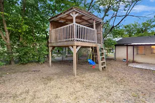 305 NE Todd St, Burleson, TX 76028 - Photo 30
