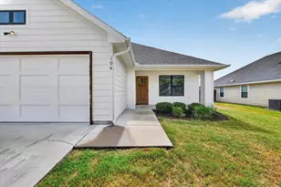 106 Clover Cir, Weatherford, TX 76086 - Photo 4