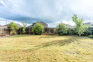 3235 Hunters Gln Dr, Aubrey, TX 76227 - Photo 30