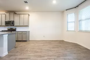 3235 Hunters Gln Dr, Aubrey, TX 76227 - Photo 12