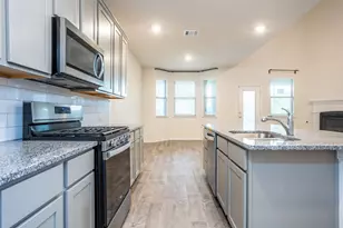 3235 Hunters Gln Dr, Aubrey, TX 76227 - Photo 16