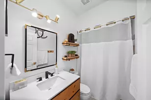 4726 Parkhaven Dr, Garland, TX 75043 - Photo 32