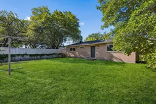 4639 Baystone Dr, Dallas, TX 75211 - Photo 24