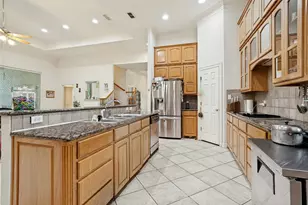 9709 Divot Dr, Granbury, TX 76049 - Photo 18