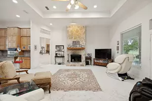 9709 Divot Dr, Granbury, TX 76049 - Photo 12