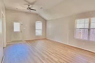 9324 Harrisburg Ln, McKinney, TX 75071 - Photo 2