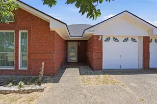 19007 White Bluff Dr, Whitney, TX 76692 - Photo 2