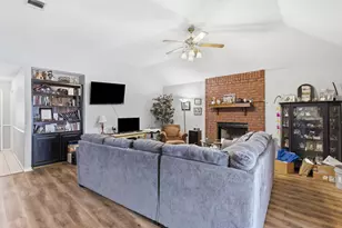 19007 White Bluff Dr, Whitney, TX 76692 - Photo 6