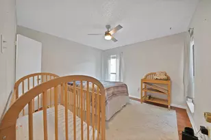 1307 Willoughby Ln, Arlington, TX 76011 - Photo 16