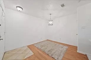 1307 Willoughby Ln, Arlington, TX 76011 - Photo 6