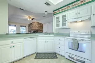 2119 Turf Club Dr, Arlington, TX 76017 - Photo 8