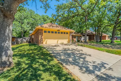 2119 Turf Club Drive, Arlington, TX 76017 - Photo 2