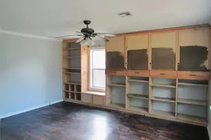 608 Hayes St, McGregor, TX 76657 - Photo 4