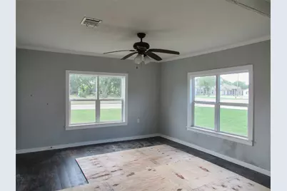 608 Hayes Street, McGregor, TX 76657 - Photo 2