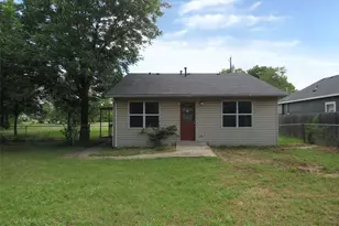 608 Hayes St, McGregor, TX 76657 - Photo 10