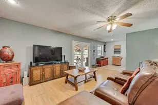 802 N Spears St, Alvarado, TX 76009 - Photo 6