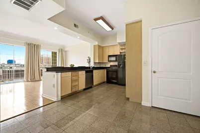 3225 Turtle Creek Boulevard #810, Dallas, TX 75219 - Photo 2