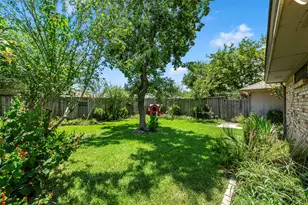 506 Willowcrest Dr, Garland, TX 75040 - Photo 4
