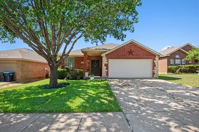 4932 Spur Ridge Court, Fort Worth, TX 76244 - Photo 4