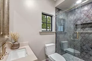 3739 N Versailles Ave, Dallas, TX 75209 - Photo 30