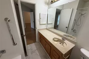 2907 Hilltop Dr, Euless, TX 76039 - Photo 16