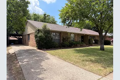 2907 Hilltop Drive, Euless, TX 76039 - Photo 2