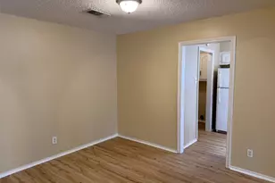 1706 Wisteria St, Denton, TX 76205 - Photo 4